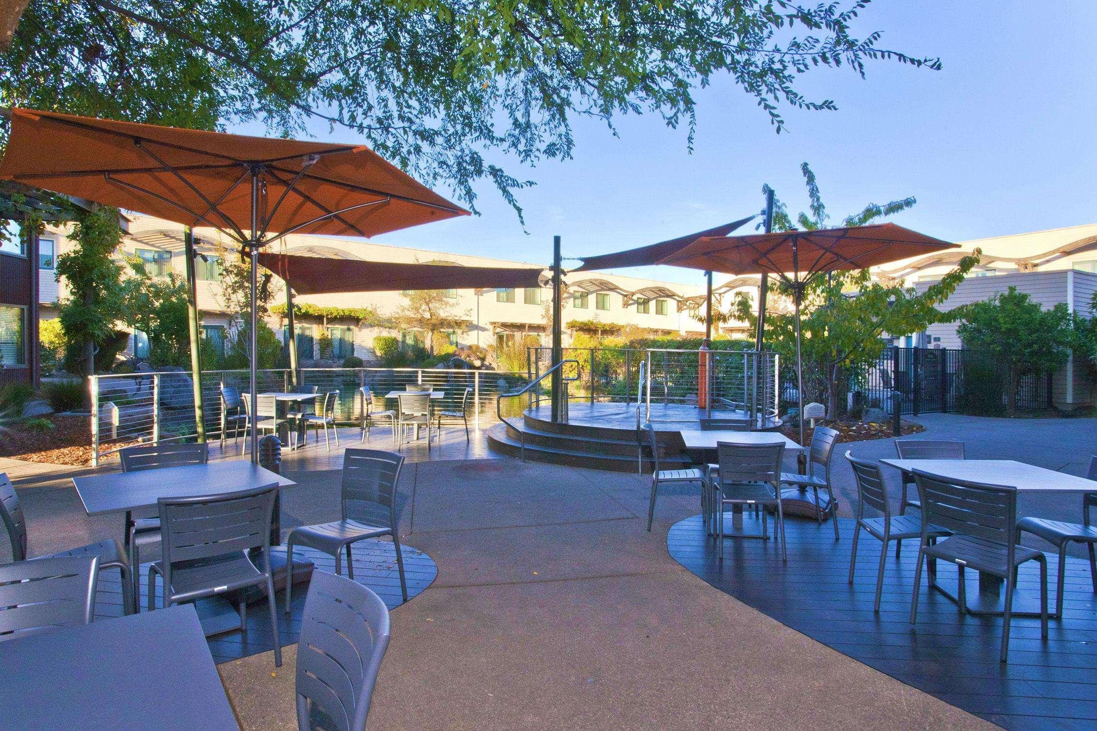Doubletree By Hilton Napa Valley - American Canyon Exterior photo
