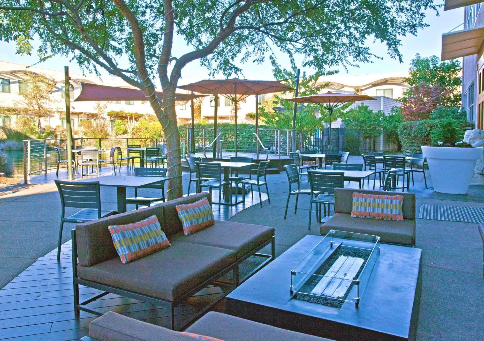 Doubletree By Hilton Napa Valley - American Canyon Exterior photo